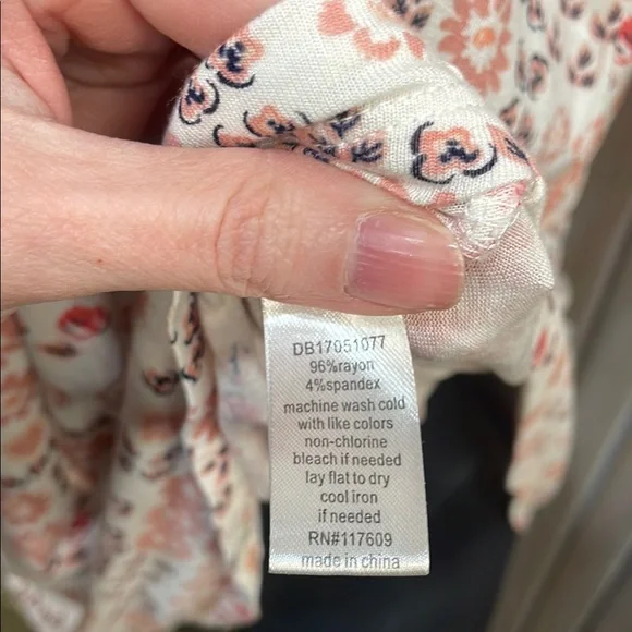 SD Collection Cream Relaxed Short Sleeve Tee - Picture 5 of 6